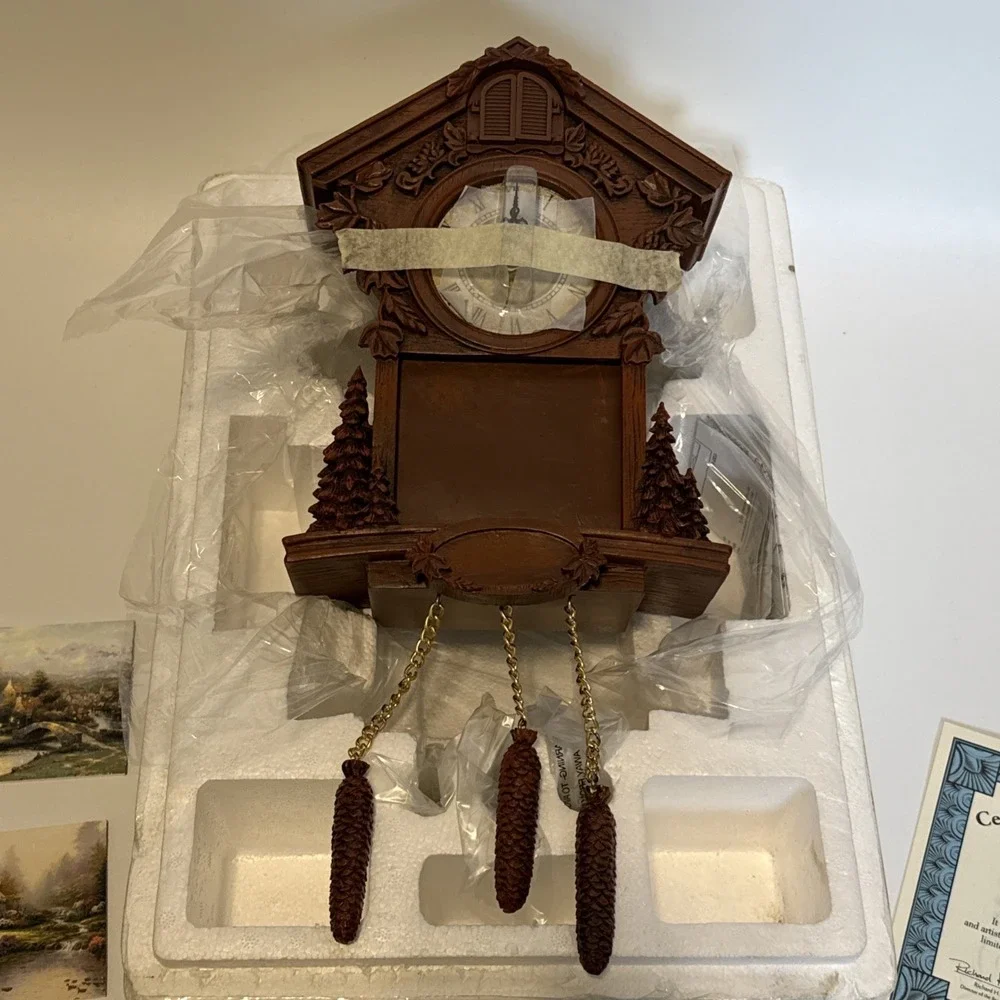 Thomas Kinkade Timeless Memories Wall Cuckoo Clock